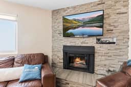 Five Peaks Retreat - Image 2