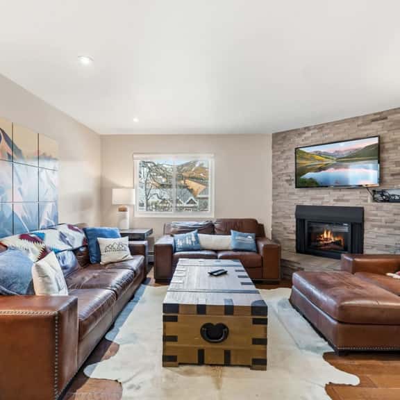 Five Peaks Retreat - Image 1