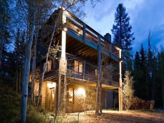Bear Lodge