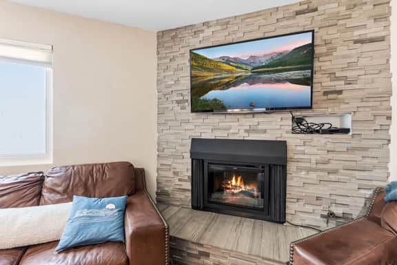 Five Peaks Retreat - Image 2